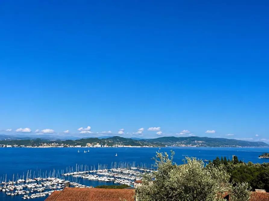 Immagine 1 di Casa semindipendente in vendita  a Portovenere
