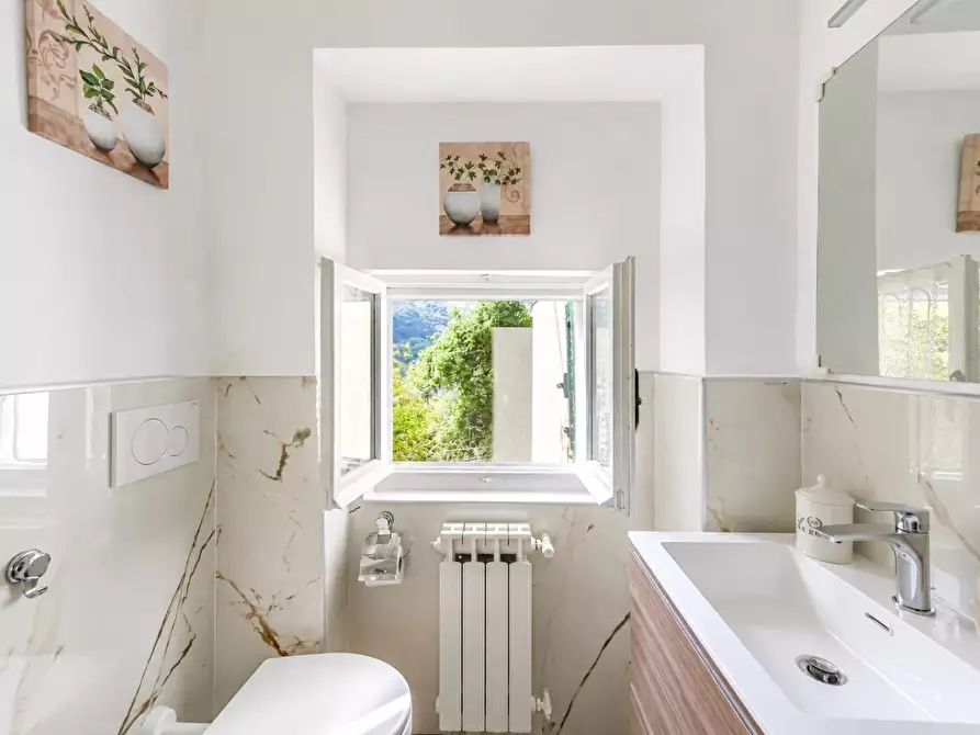 Immagine 18 di Casa semindipendente in vendita  a Portovenere