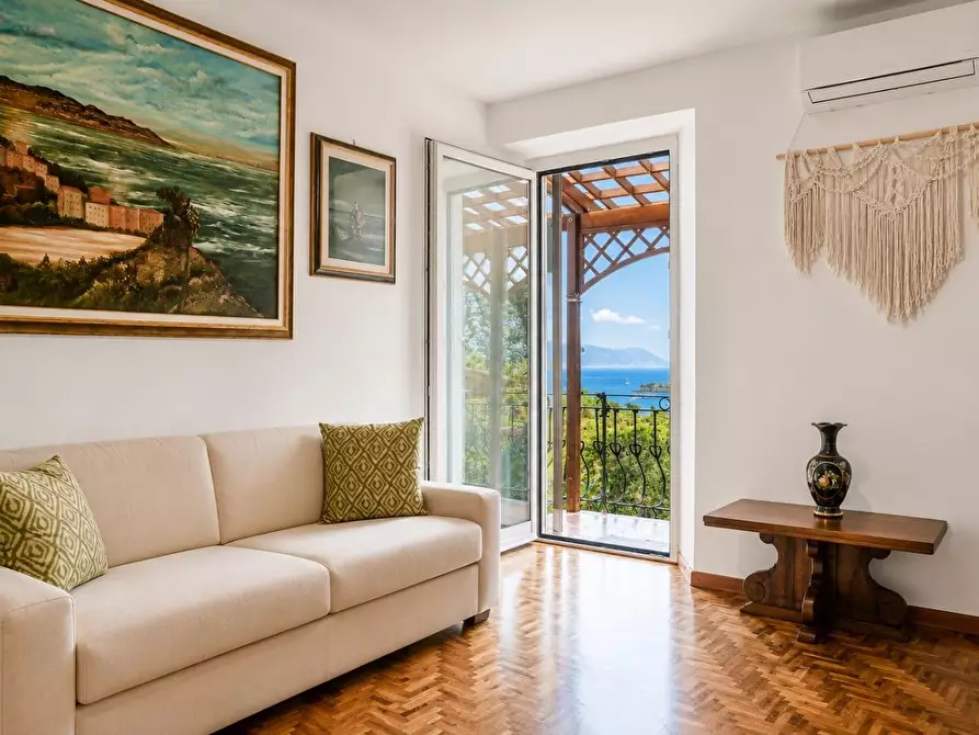 Immagine 6 di Casa semindipendente in vendita  a Portovenere