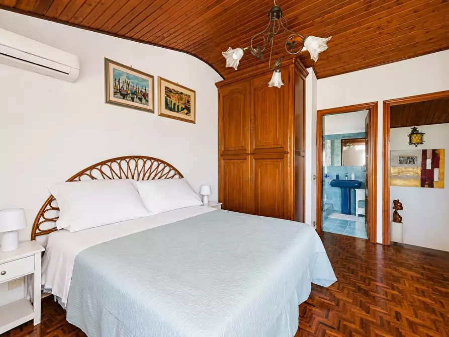 Immagine 10 di Casa semindipendente in vendita  a Portovenere