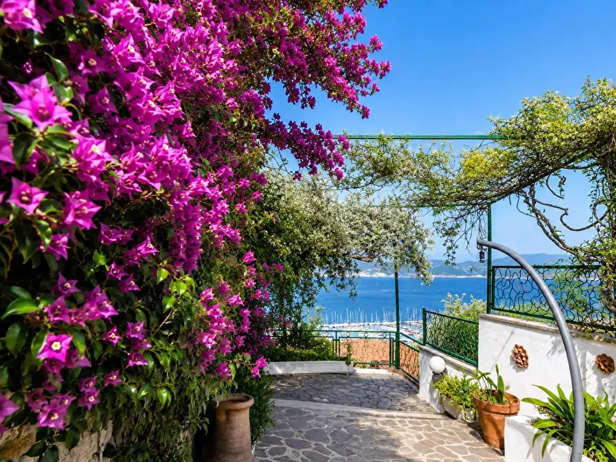 Immagine 3 di Casa semindipendente in vendita  a Portovenere