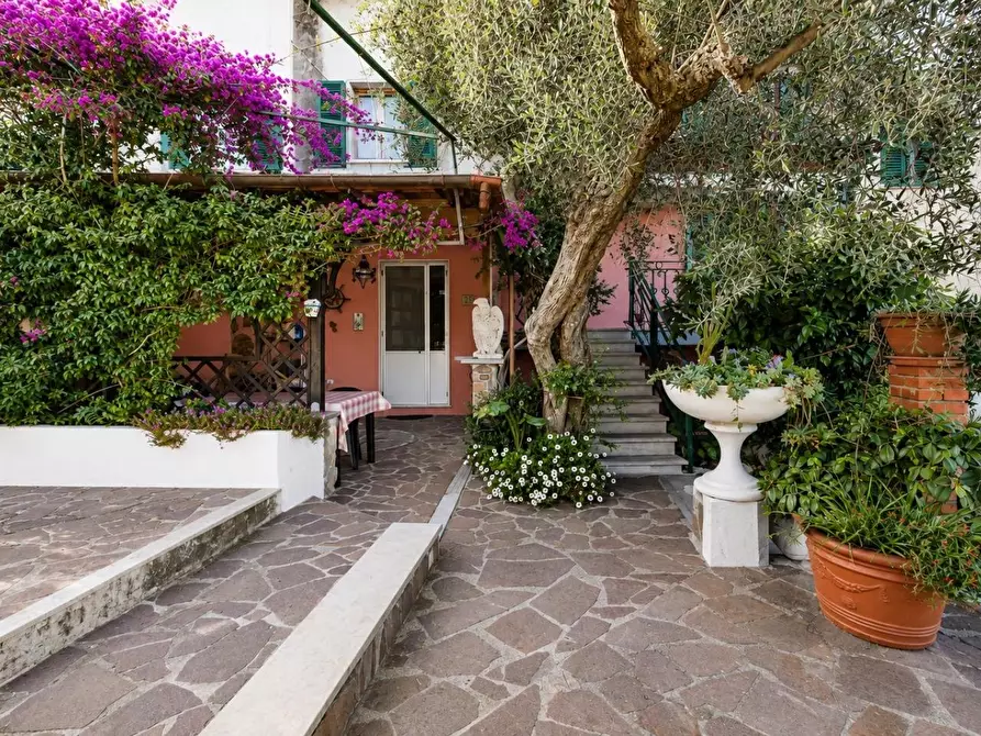 Immagine 24 di Casa semindipendente in vendita  a Portovenere