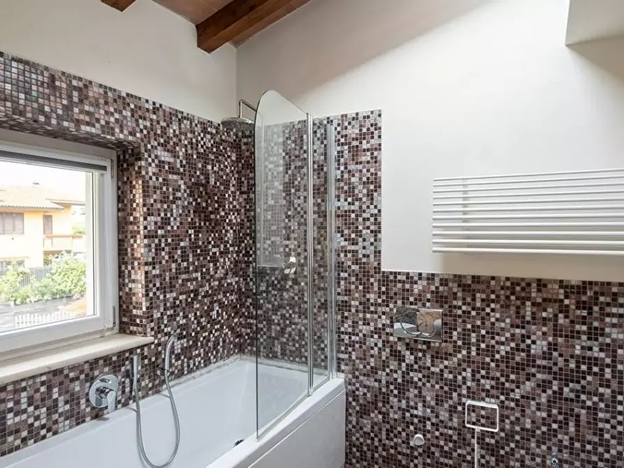 Immagine 18 di Casa semindipendente in vendita  a Massa