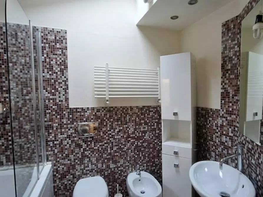 Immagine 13 di Casa semindipendente in vendita  a Massa