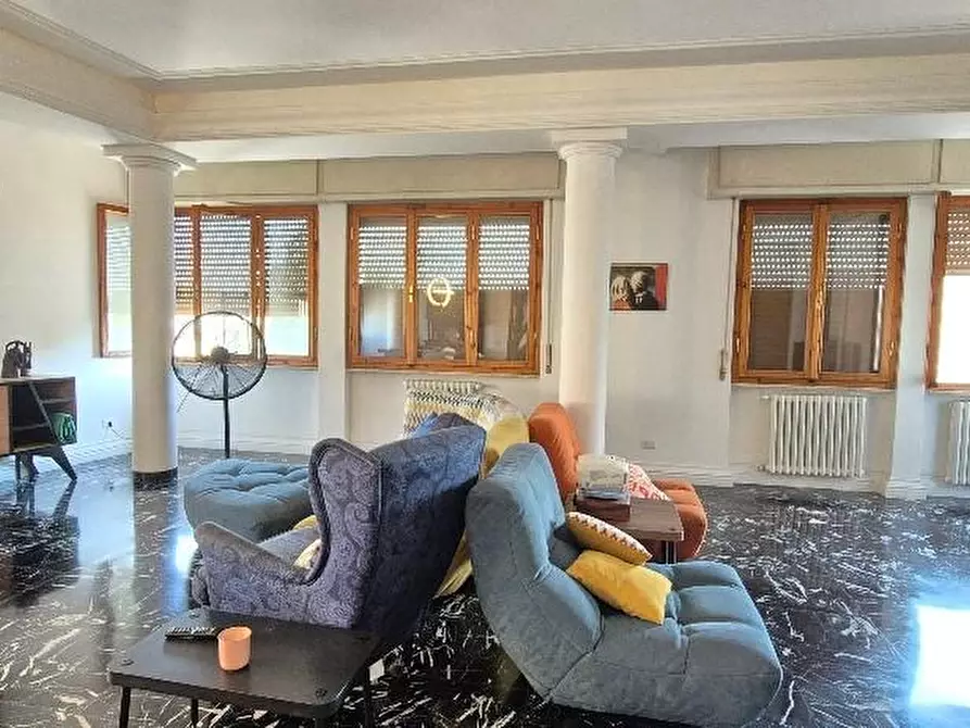 Immagine 1 di Casa bifamiliare in vendita  a Pontedera