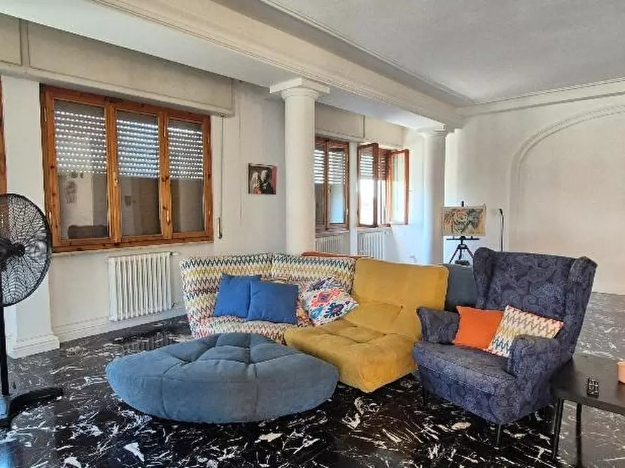 Immagine 2 di Casa bifamiliare in vendita  a Pontedera