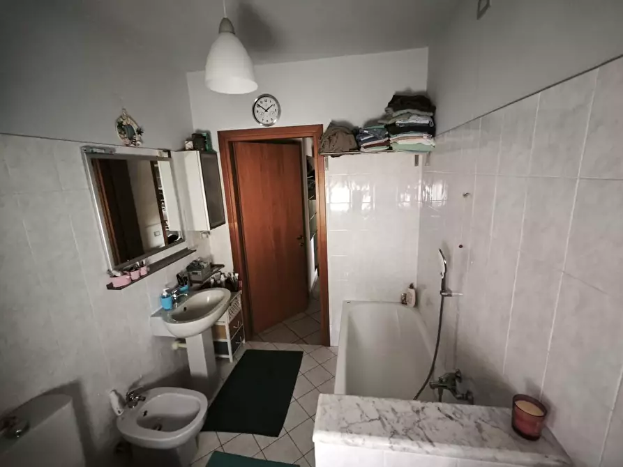 Immagine 10 di Appartamento in vendita  a Pontedera