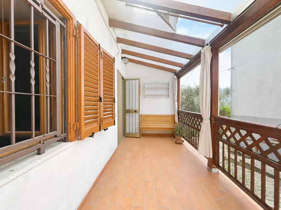 Immagine 3 di Casa semindipendente in vendita  a Fivizzano