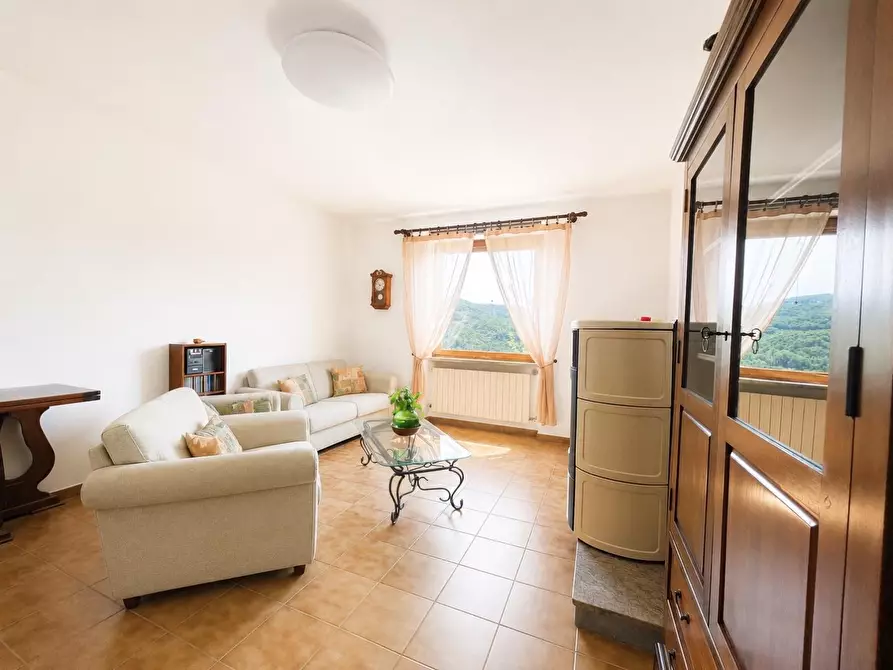 Immagine 7 di Casa semindipendente in vendita  a Fivizzano