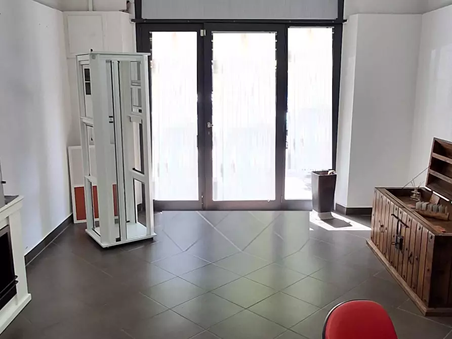 Immagine 4 di Locale commerciale in affitto  a Grosseto