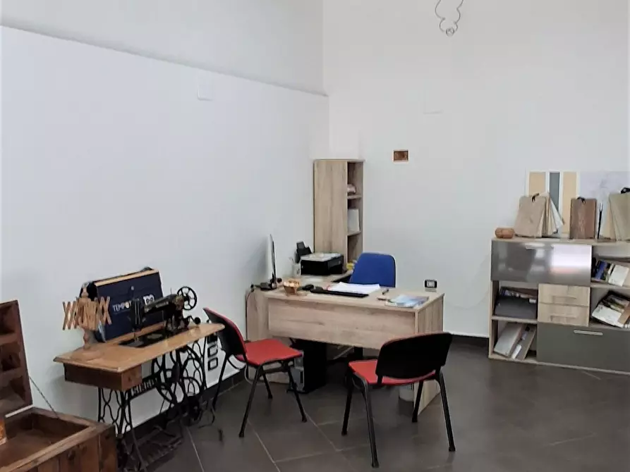 Immagine 2 di Locale commerciale in affitto  a Grosseto