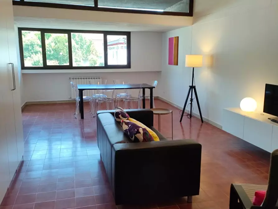 Immagine 1 di Appartamento in affitto  a Carrara