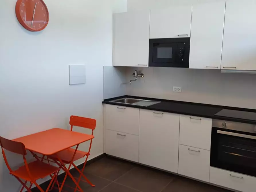 Immagine 5 di Appartamento in affitto  a Carrara