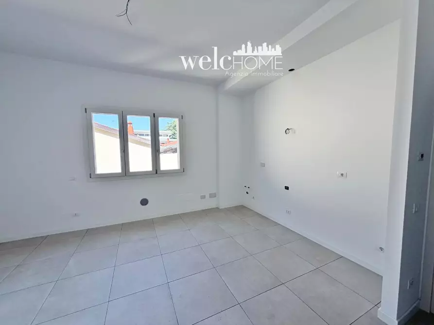 Immagine 25 di Appartamento in vendita  a Campi Bisenzio