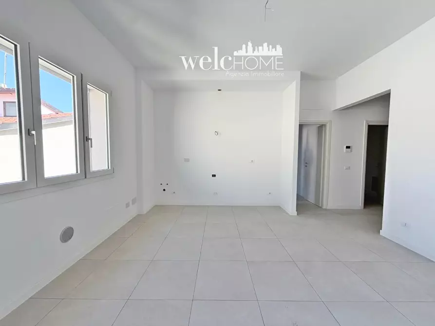 Immagine 1 di Appartamento in vendita  a Campi Bisenzio