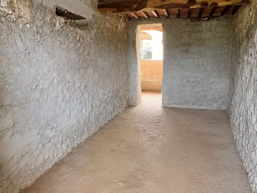 Immagine 11 di Appartamento in vendita  a Colle Di Val D'elsa