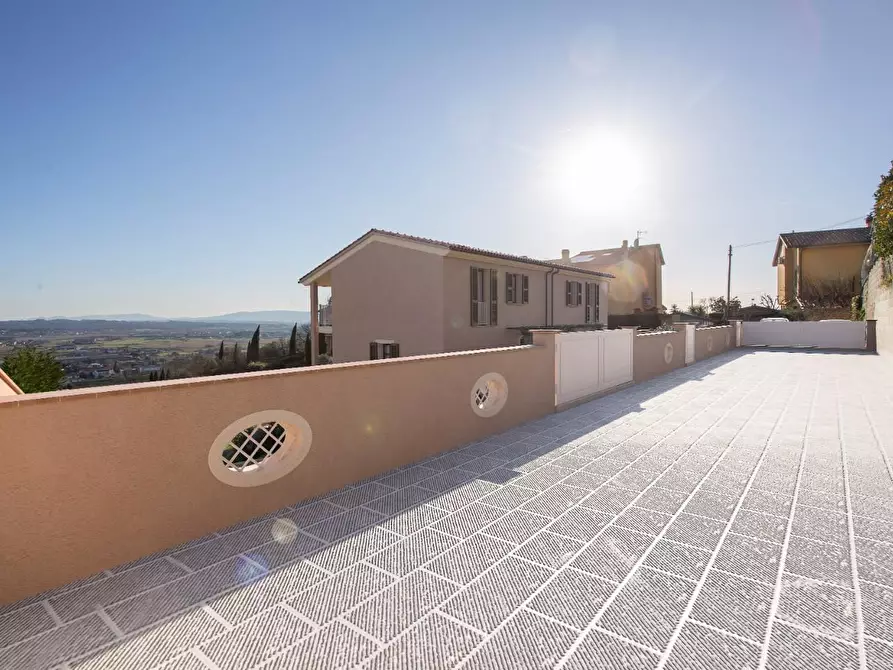 Immagine 3 di Terreno residenziale in vendita  a Santa Maria A Monte