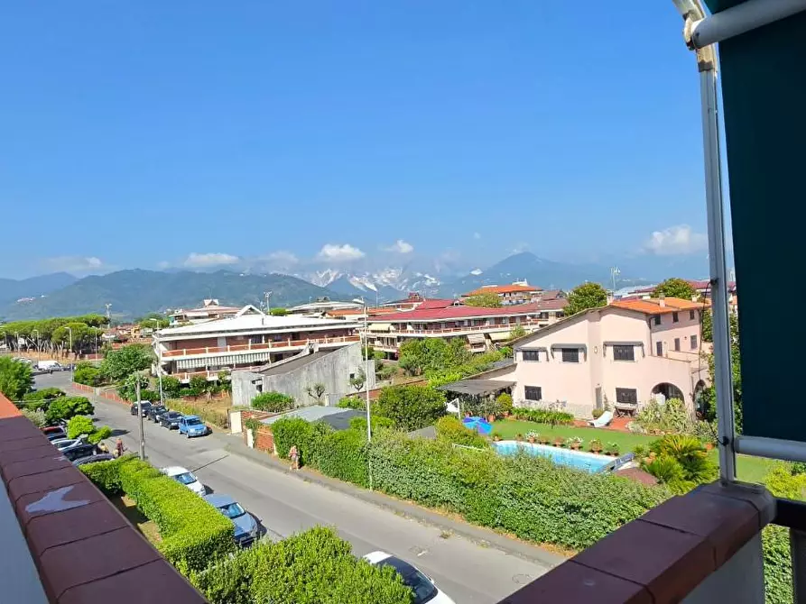 Immagine 9 di Mansarda in vendita  a Carrara
