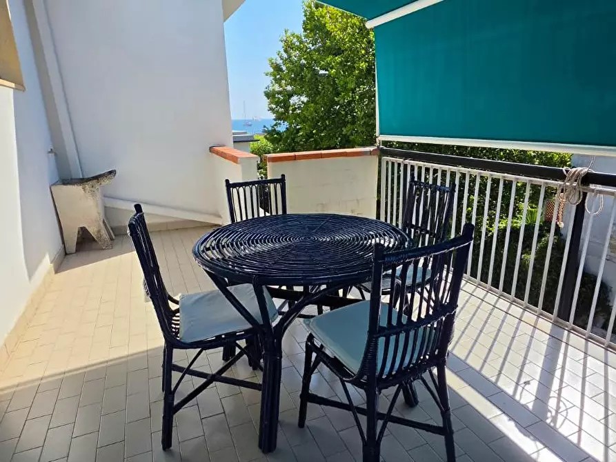 Immagine 7 di Mansarda in vendita  a Carrara
