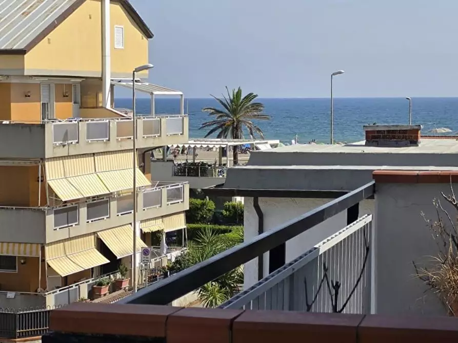 Immagine 2 di Mansarda in vendita  a Carrara