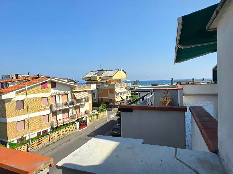 Immagine 3 di Mansarda in vendita  a Carrara