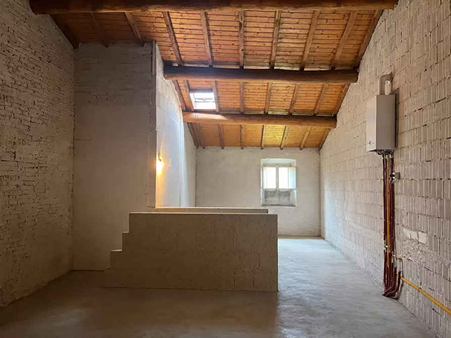 Immagine 14 di Casa colonica in vendita  a Capannori