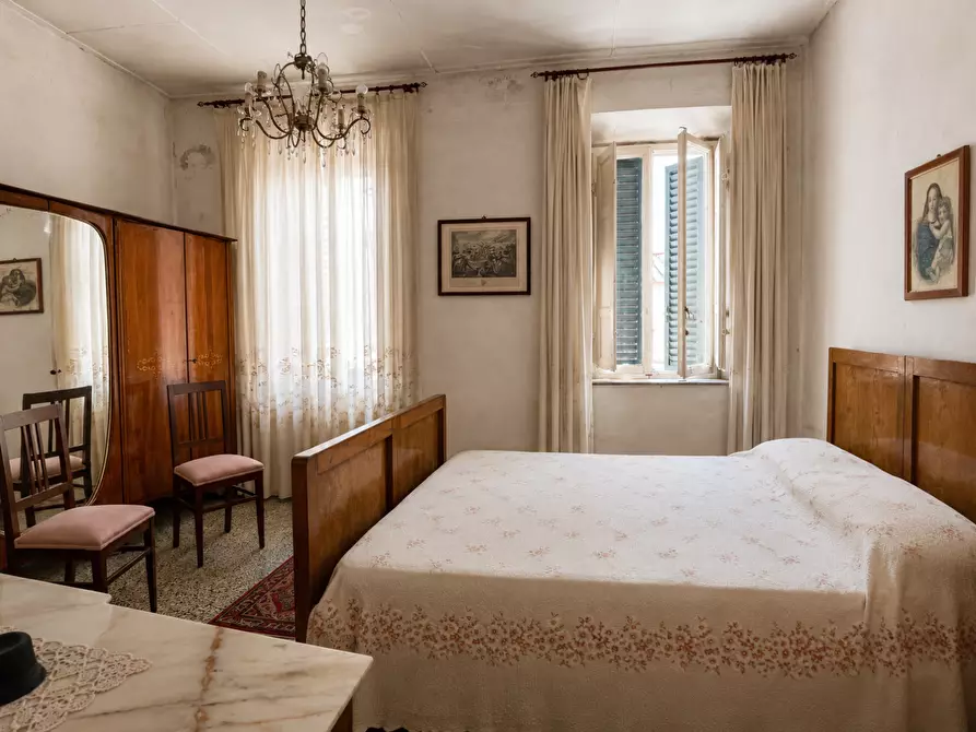 Immagine 12 di Casa colonica in vendita  a Capannori