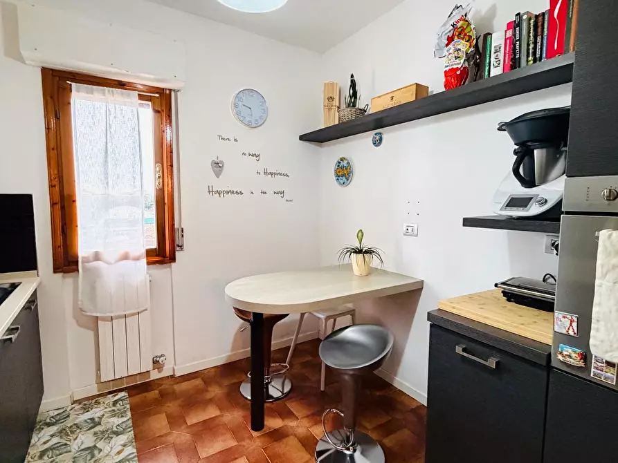 Immagine 7 di Appartamento in vendita  a Carrara