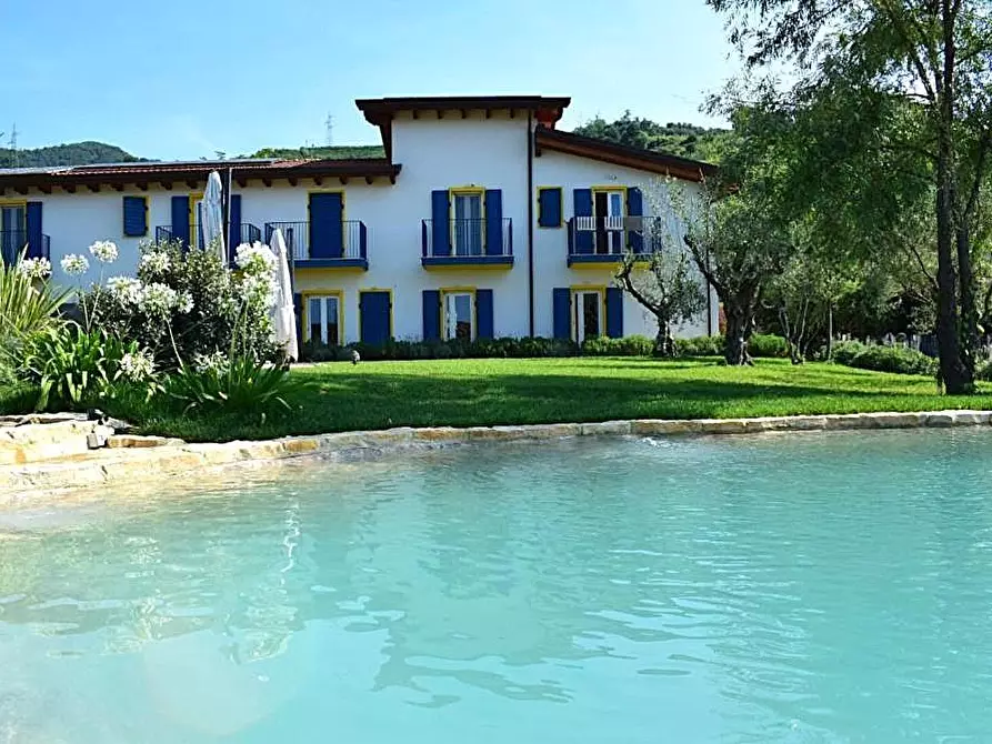 Immagine 3 di Villa in vendita  a Massa