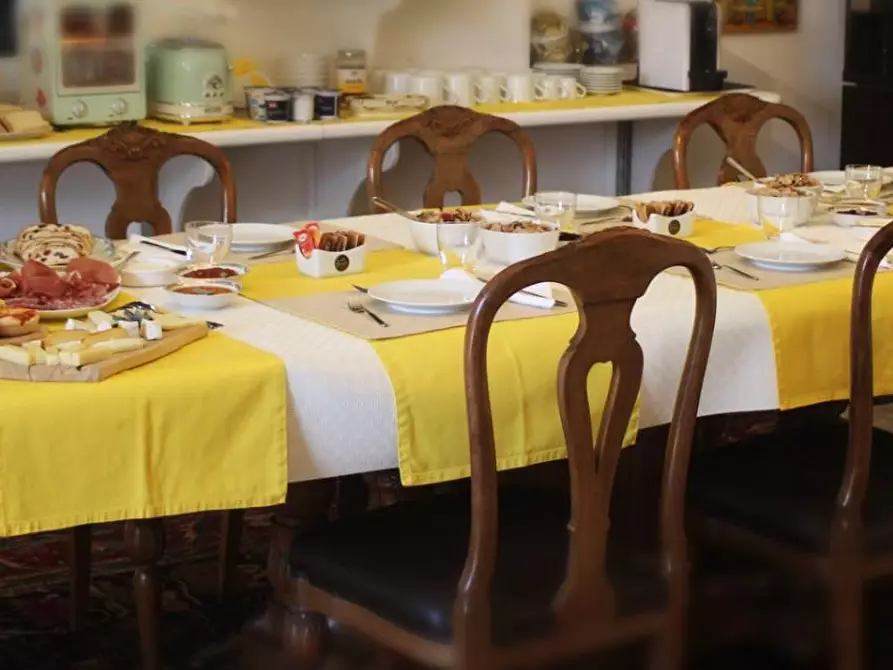 Immagine 19 di Villa in vendita  a Massa