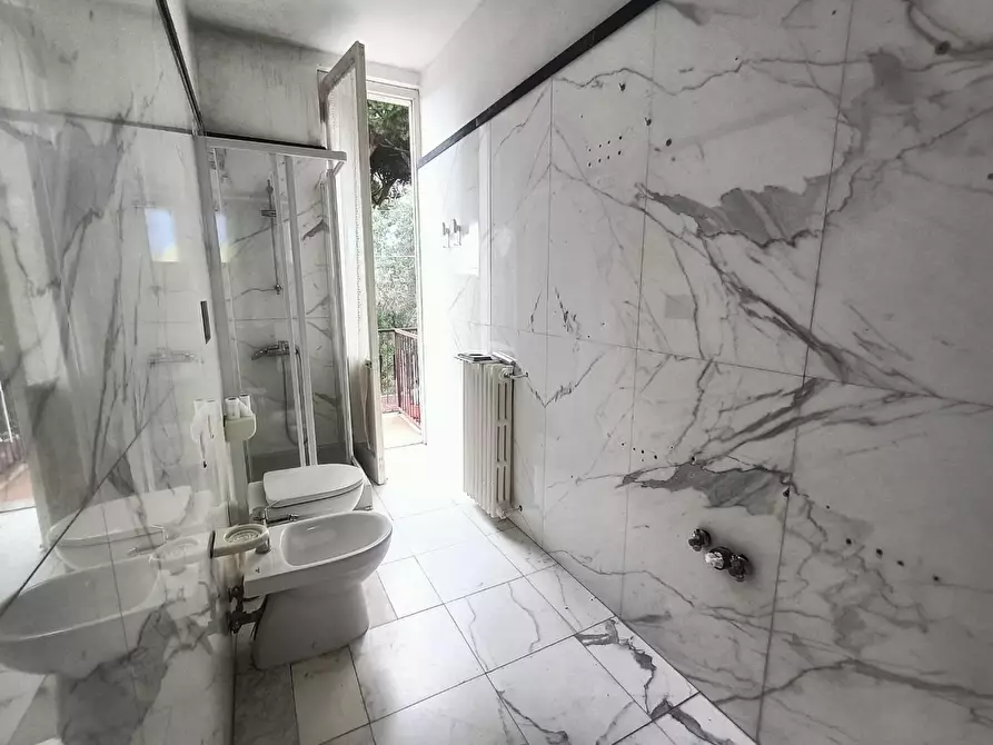 Immagine 8 di Casa semindipendente in vendita  a Carrara
