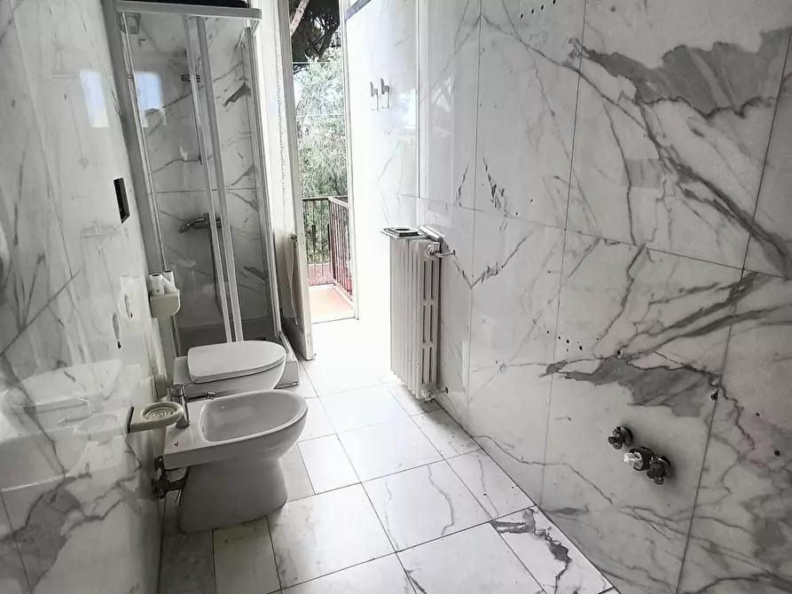 Immagine 14 di Casa semindipendente in vendita  a Carrara