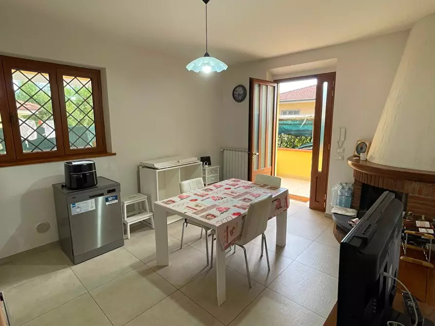 Immagine 1 di Appartamento in affitto  a Camaiore