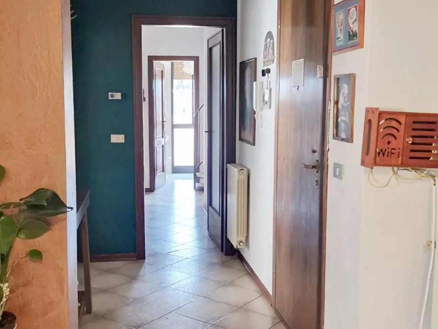 Immagine 16 di Mansarda in vendita  a Viareggio