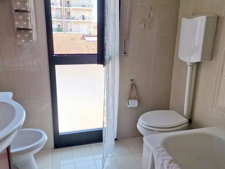 Immagine 15 di Mansarda in vendita  a Viareggio