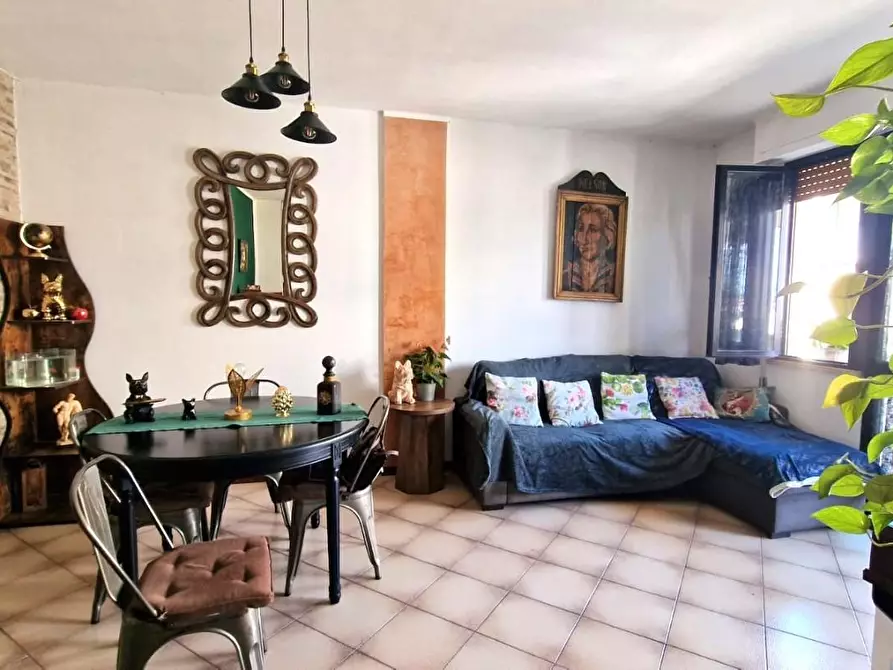 Immagine 13 di Appartamento in vendita  a Viareggio