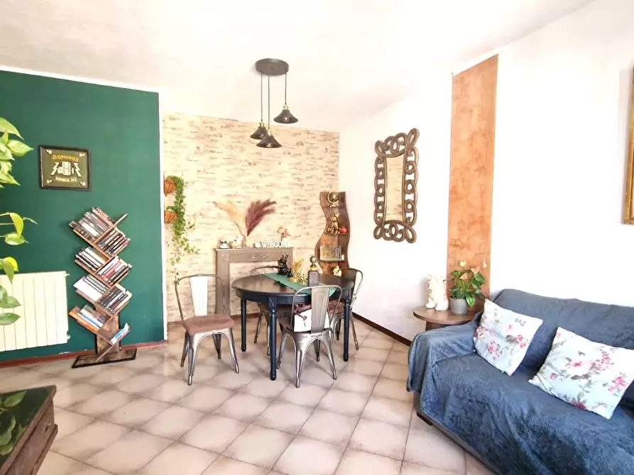 Immagine 1 di Appartamento in vendita  a Viareggio