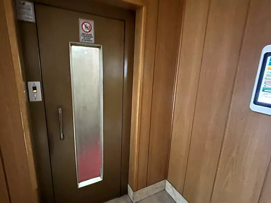 Immagine 10 di Appartamento in vendita  a Torino