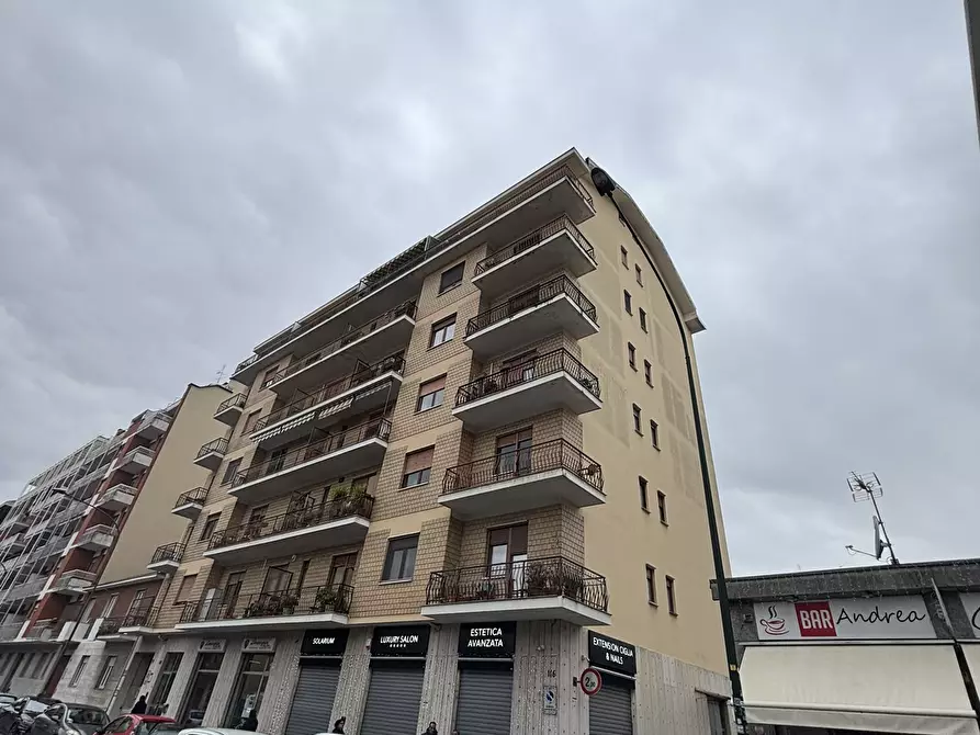 Immagine 1 di Appartamento in vendita  a Torino