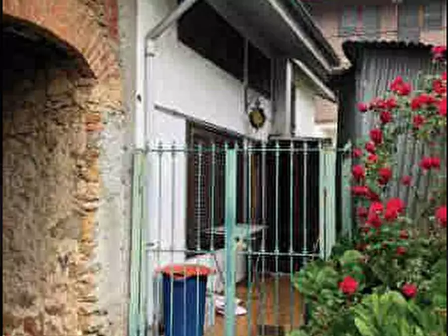 Immagine 2 di Palazzo in vendita  a Vallo Torinese