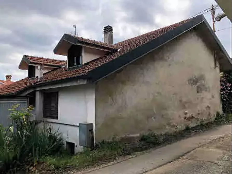 Immagine 3 di Palazzo in vendita  a Vallo Torinese