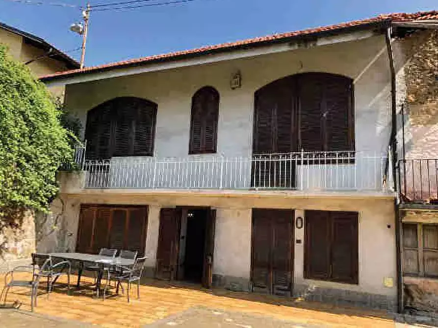 Immagine 1 di Palazzo in vendita  a Vallo Torinese