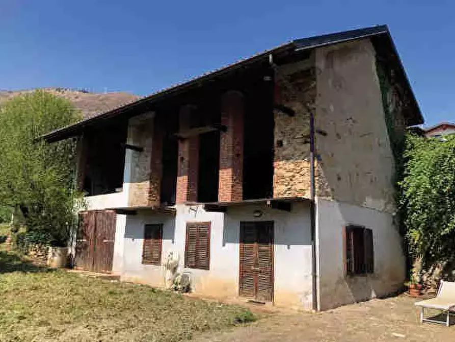 Immagine 6 di Palazzo in vendita  a Vallo Torinese