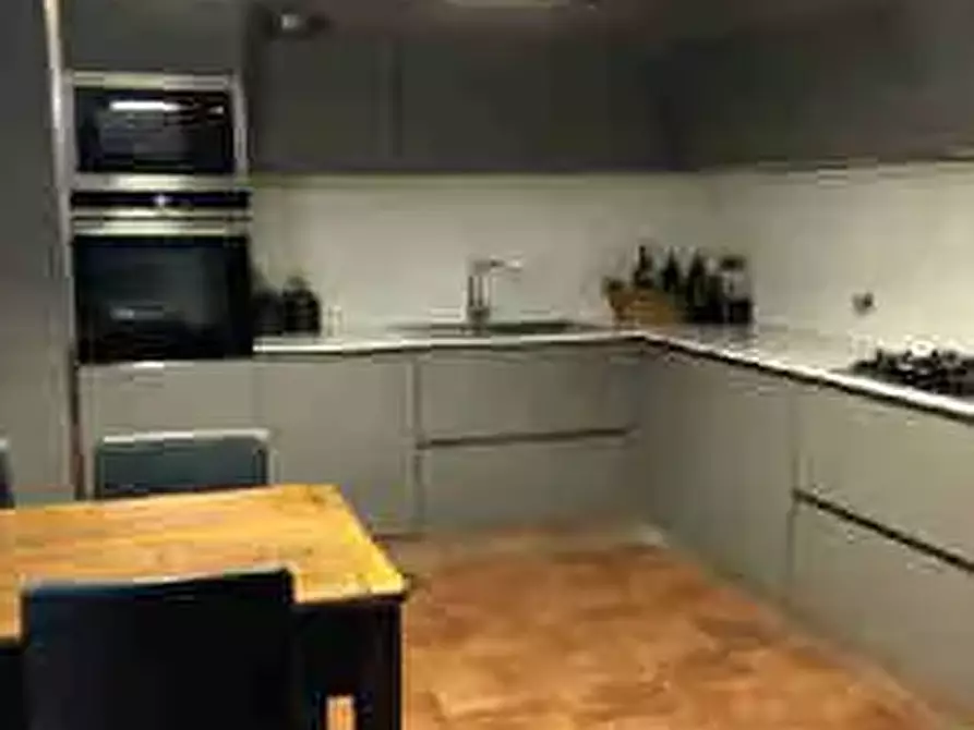 Immagine 10 di Palazzo in vendita  a Vallo Torinese