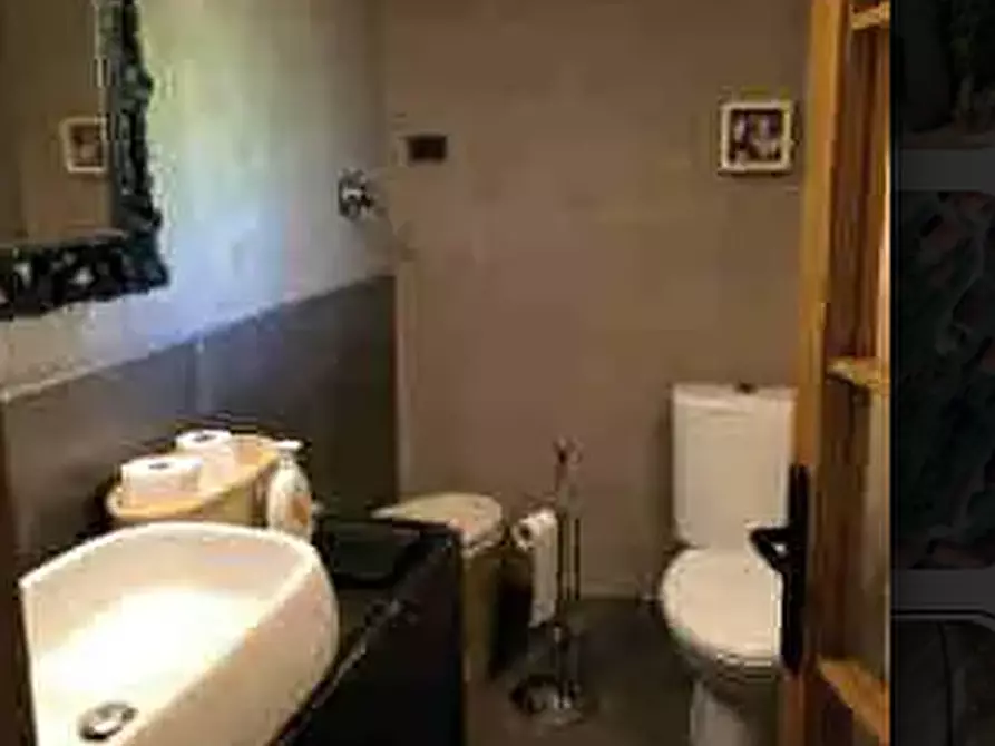 Immagine 9 di Palazzo in vendita  a Vallo Torinese