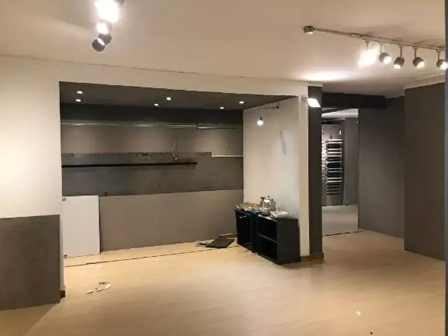 Immagine 11 di Palazzo in vendita  a Vallo Torinese