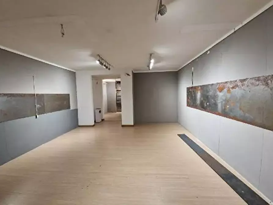 Immagine 13 di Palazzo in vendita  a Vallo Torinese