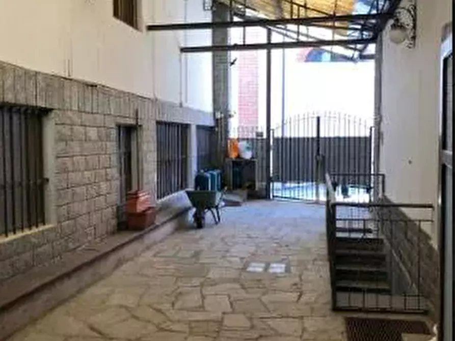 Immagine 4 di Palazzo in vendita  a Vallo Torinese