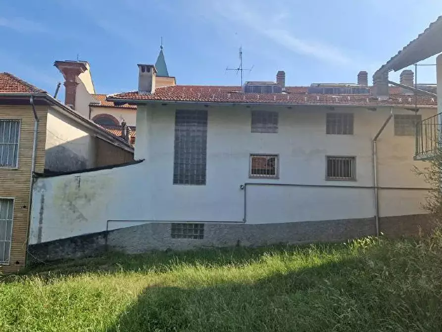 Immagine 8 di Palazzo in vendita  a Vallo Torinese