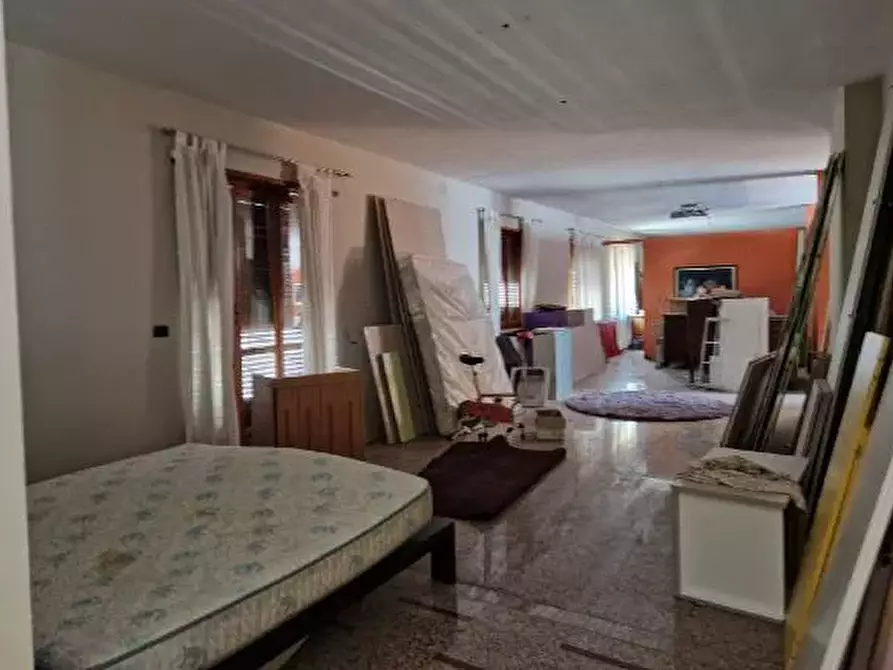 Immagine 17 di Palazzo in vendita  a Vallo Torinese